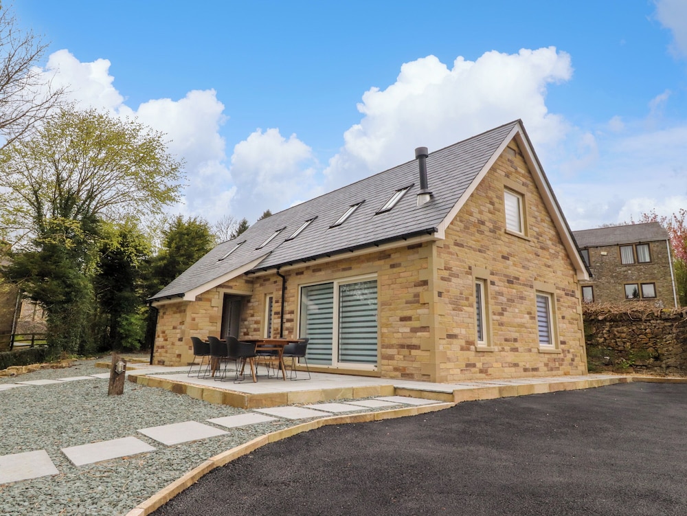 Treetops - carbon neutral hotel in Clitheroe