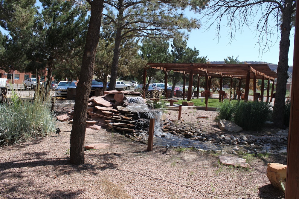 Navajo Nation Inn - photo 18