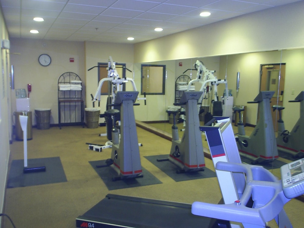 Holiday Inn Express Hotel & Suites Cleveland - photo 35