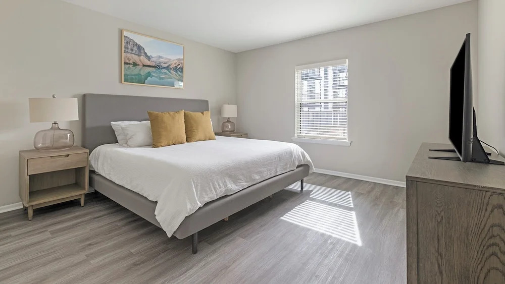 Homewood Mayfair Park Resort Condos by Barsala - photo 6