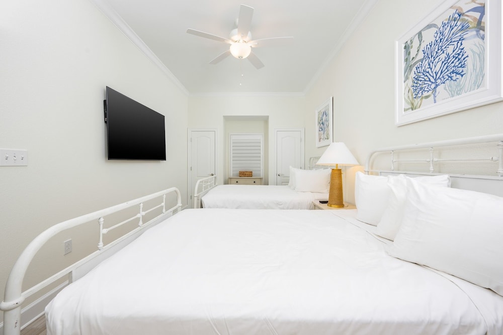 Phoenix Gulf Towers 2106 2 Bedroom Condo - photo 8
