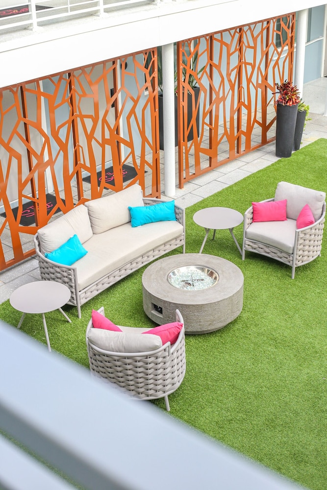 The Saint Hotel - photo 178
