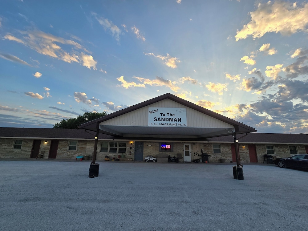 Oyo Sandman Inn - photo 82
