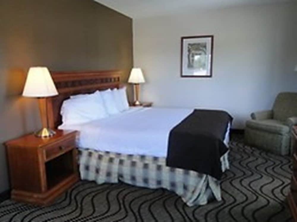 Oscoda Lakeside Hotel - photo 12