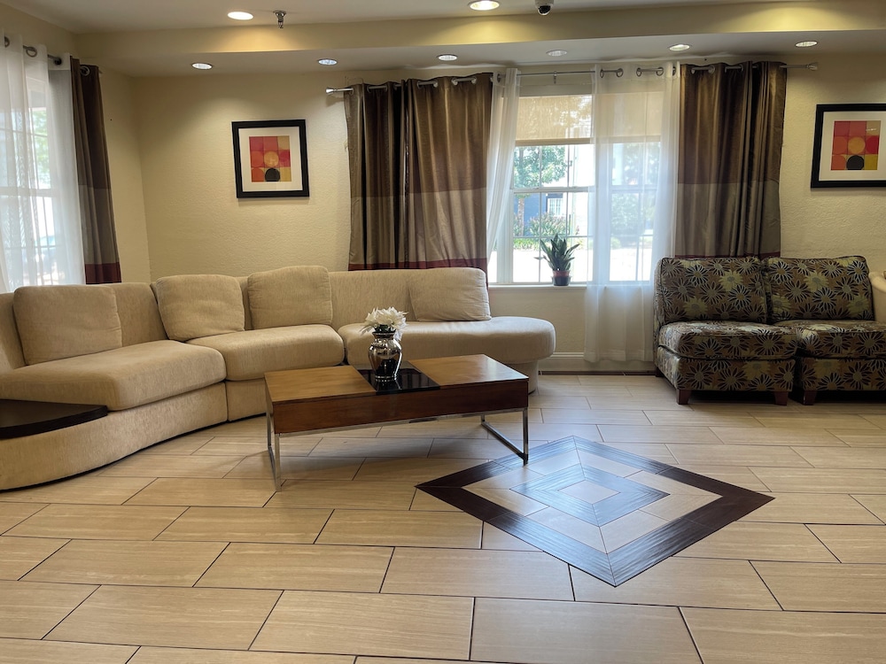 Hawthorn Suites by Wyndham Sterling Dulles - photo 2