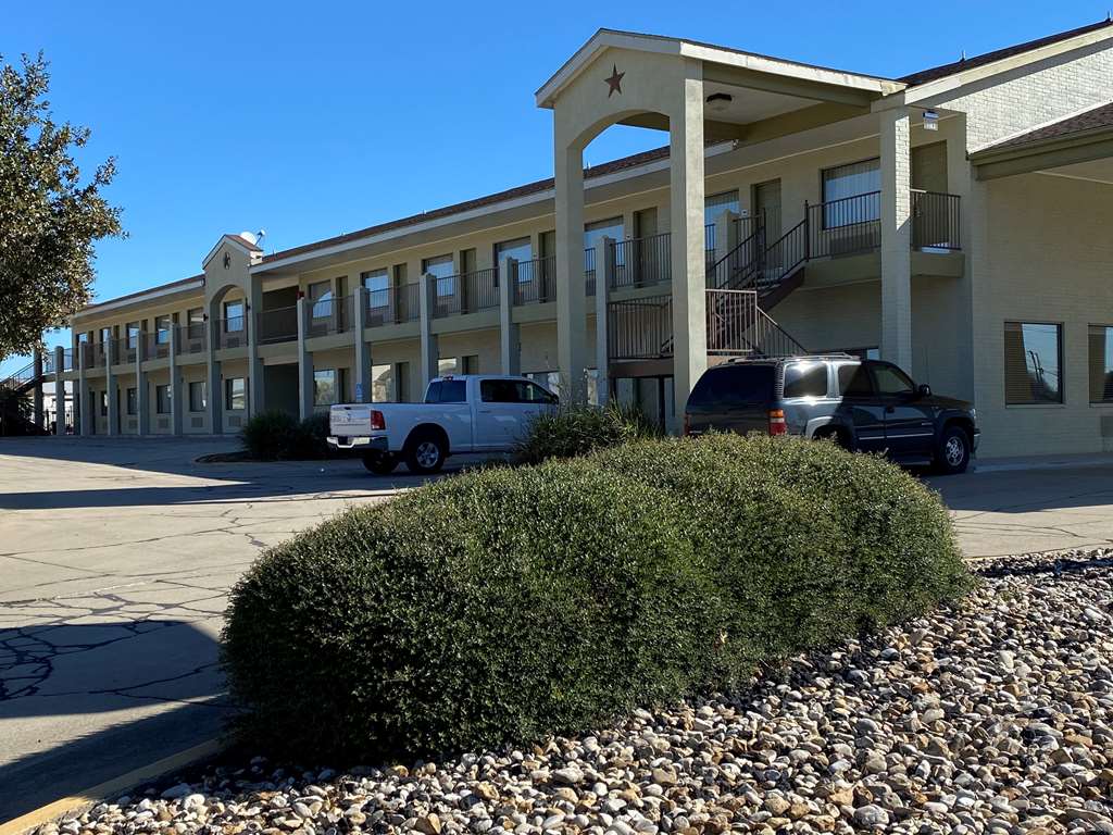 SureStay Hotel by Best Western Floresville - photo 8