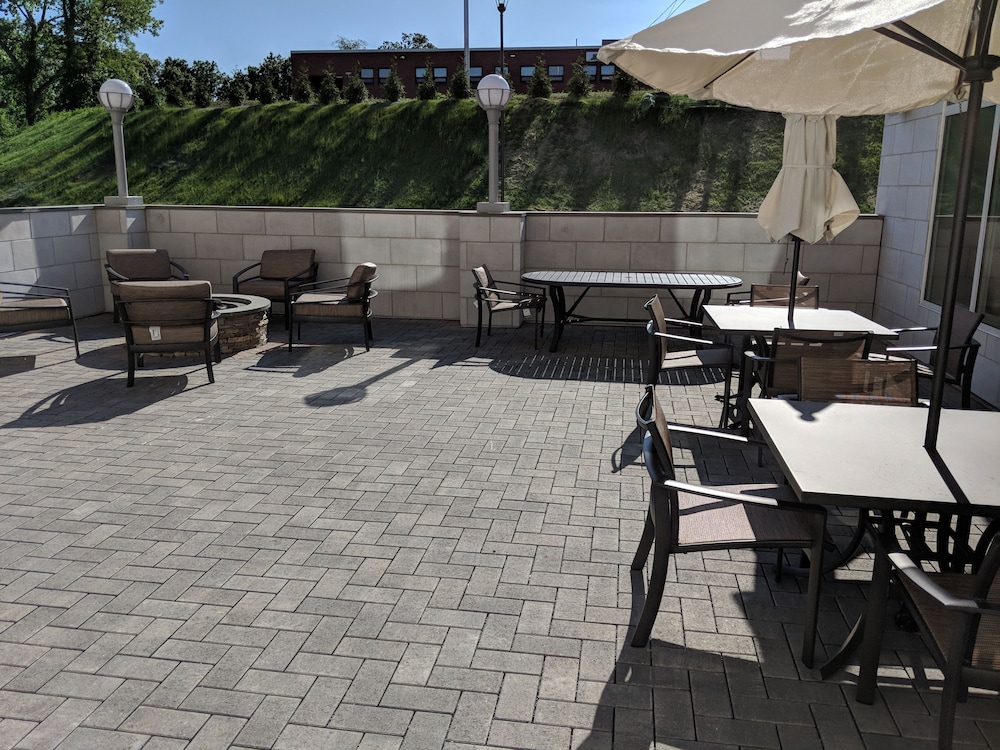 Hampton Inn & Suites Rocky Hill Hartford South - photo 62