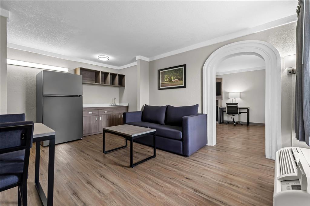 Golden Palms Inn & Suites - photo 25