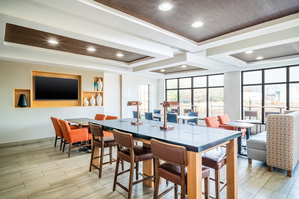 Holiday Inn Express Hotel & Suites Tappahannock by IHG - photo 26