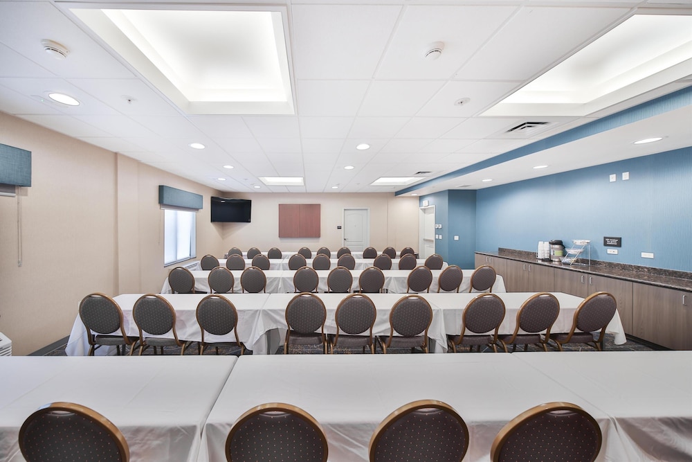 Hampton Inn & Suites Seattle Kent WA - photo 81