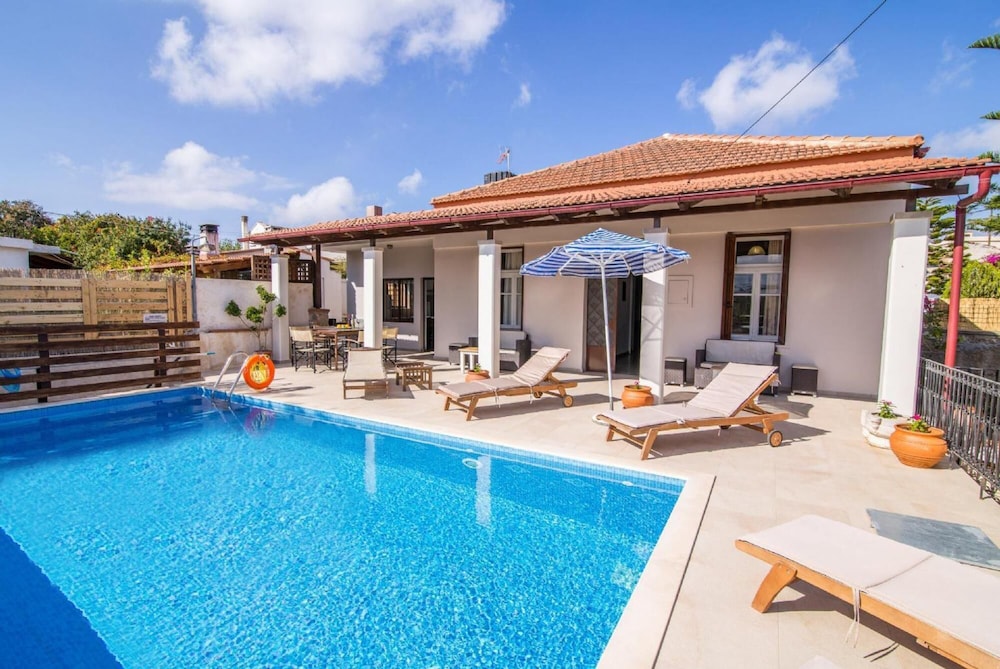 Villa Maro Large Private Pool AC WiFi — 4-Star Luxury Hotel in Georgioupolis, Greece