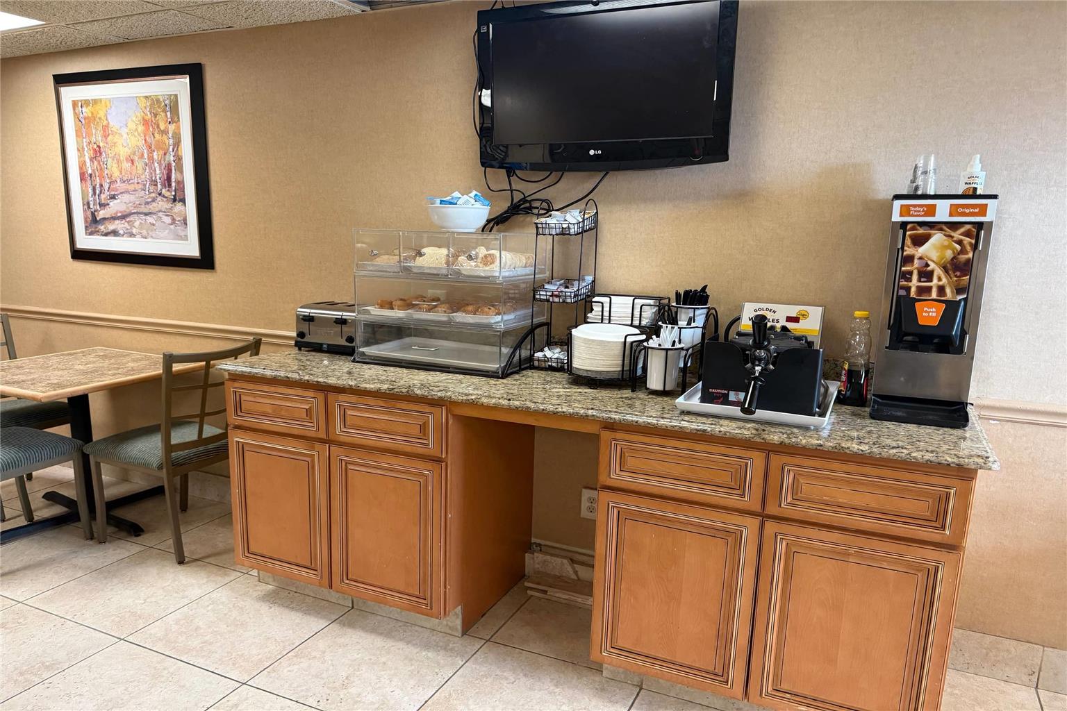 Wingate by Wyndham Livonia - photo 18