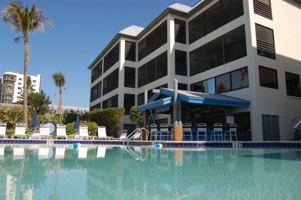 Mariner's Boathouse & Beach Resort - photo 5