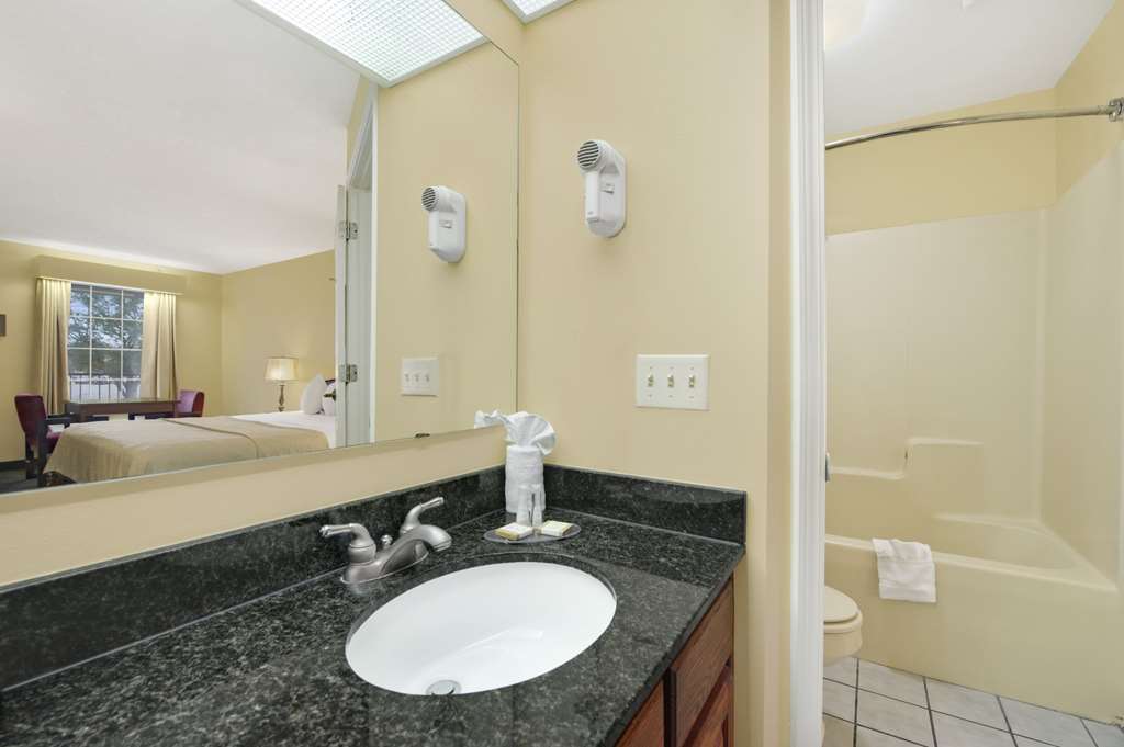 Baymont by Wyndham Thomasville - photo 21
