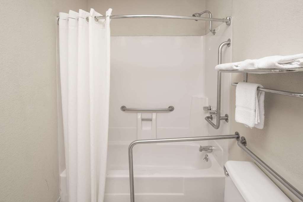 Super 8 by Wyndham Shreveport - photo 7