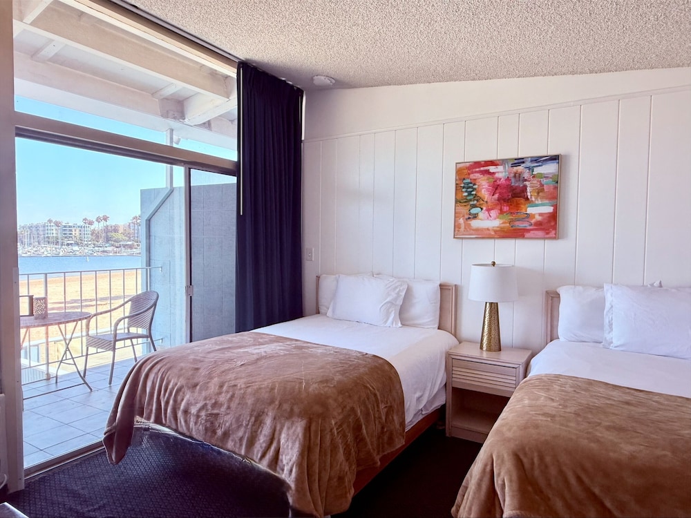 Foghorn Harbor Inn - photo 33