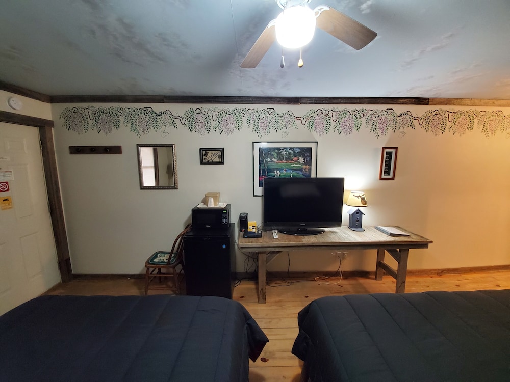 Jamesport Inn - photo 29