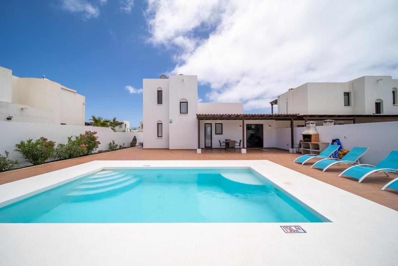 Villa Turquesa — 4-Star Luxury Hotel in Playa Blanca, Spain