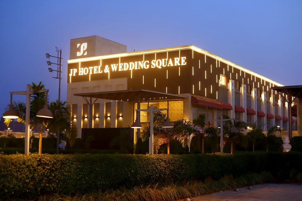 J P Hotel And Wedding Square — hotel in Pilibhit