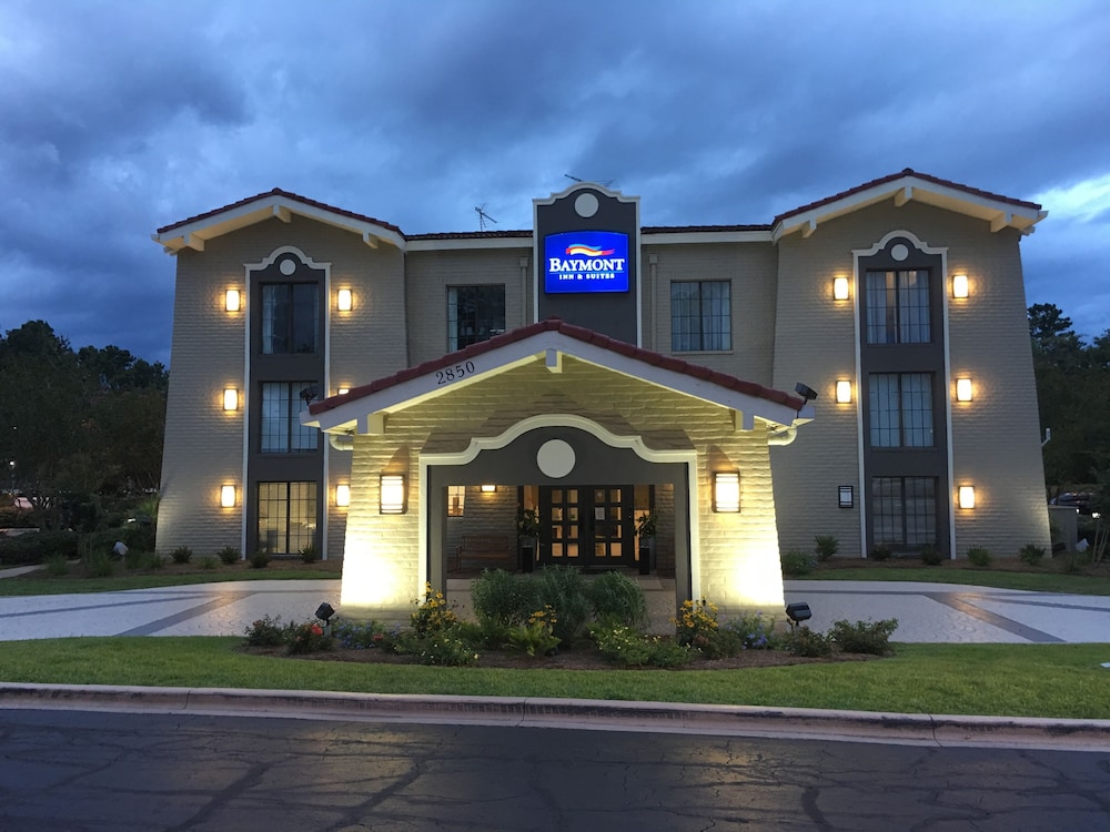 Casa Bella Inn & Suites - photo 2