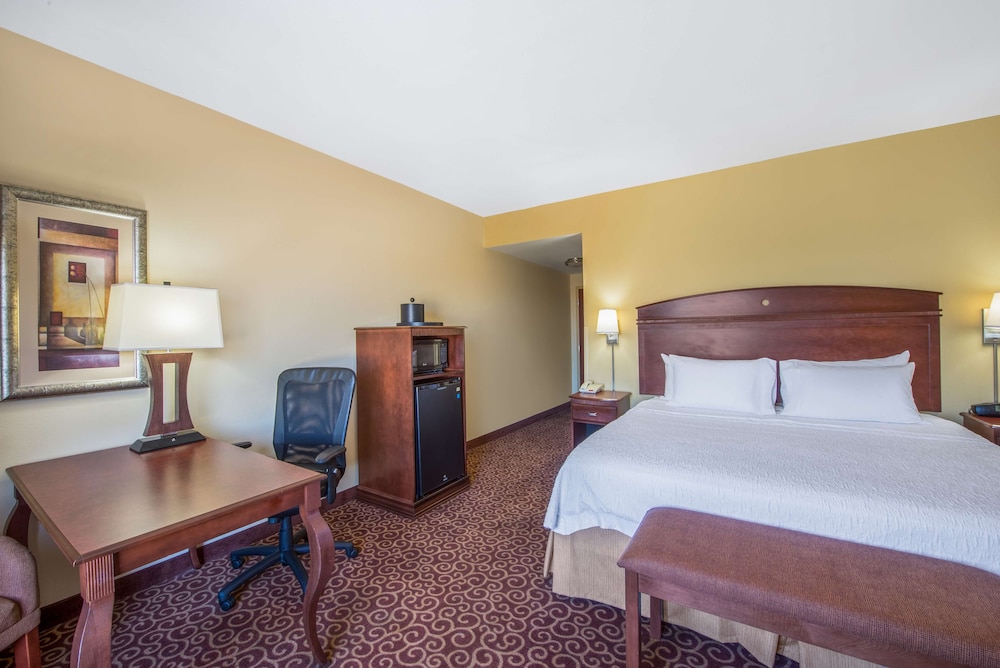 Hampton Inn & Suites Oklahoma City South - photo 16