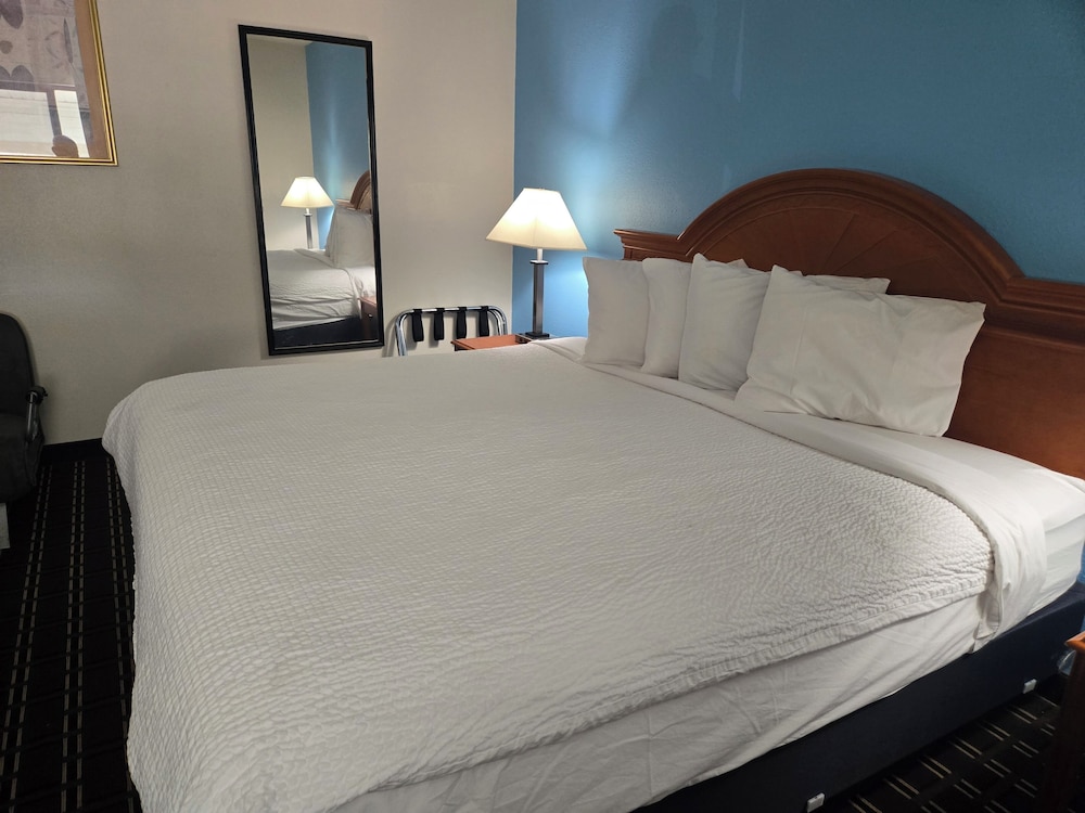 Days Inn by Wyndham Portage Cascade Mountain area - photo 33