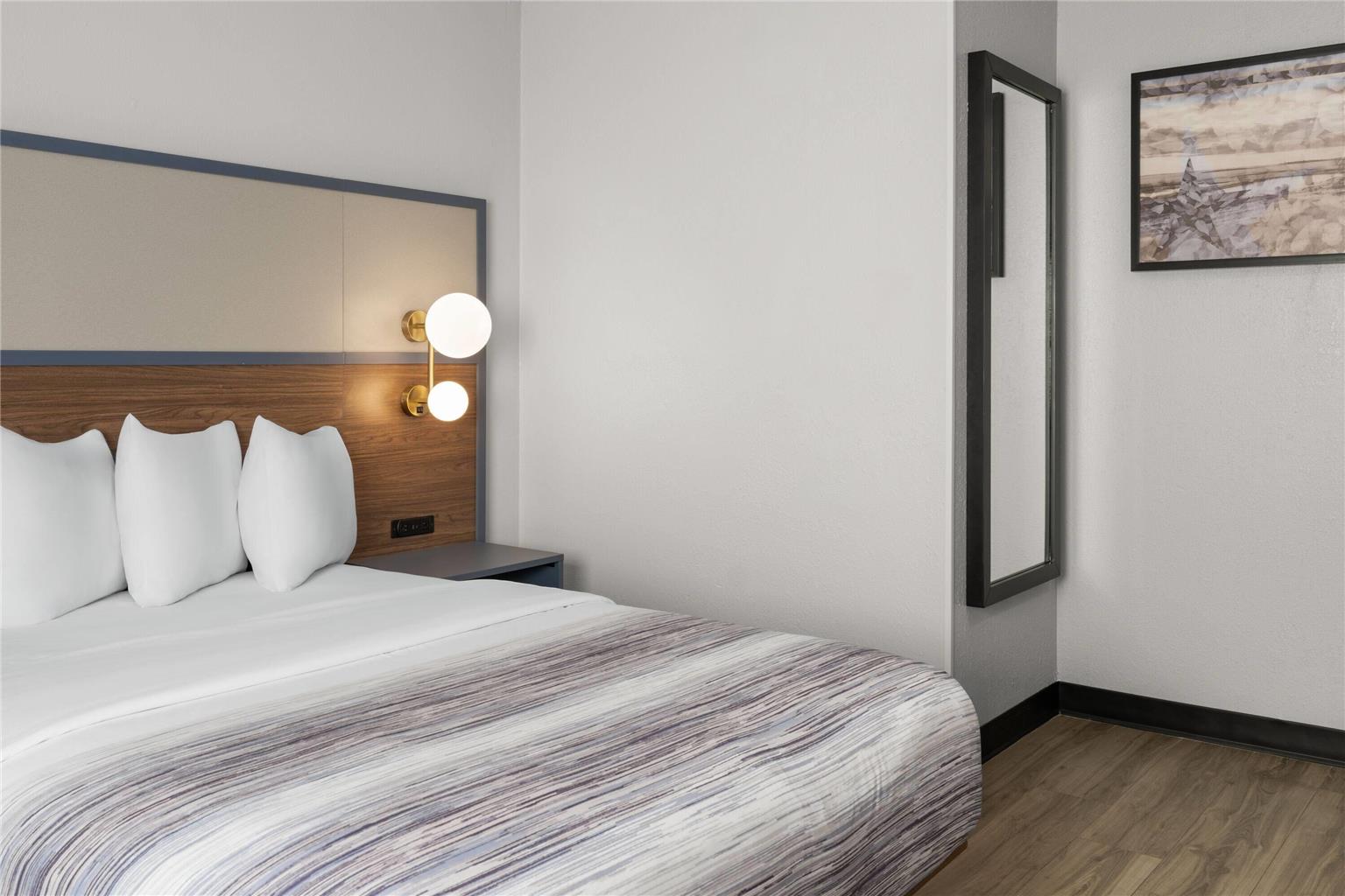 AmericInn by Wyndham Urbana Champaign University Area - photo 11
