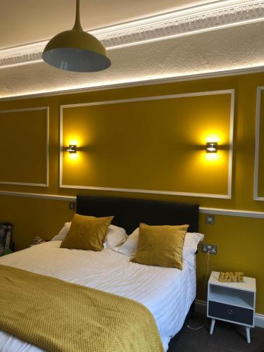 Campbell 100 Dunfermline — 4-Star Luxury Hotel in Dunfermline, United Kingdom