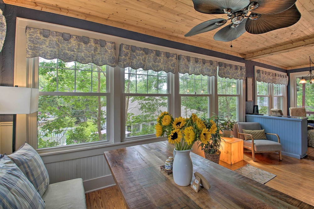 2 Mi To Oaklawn Casino Home with Peaceful Yard - photo 17