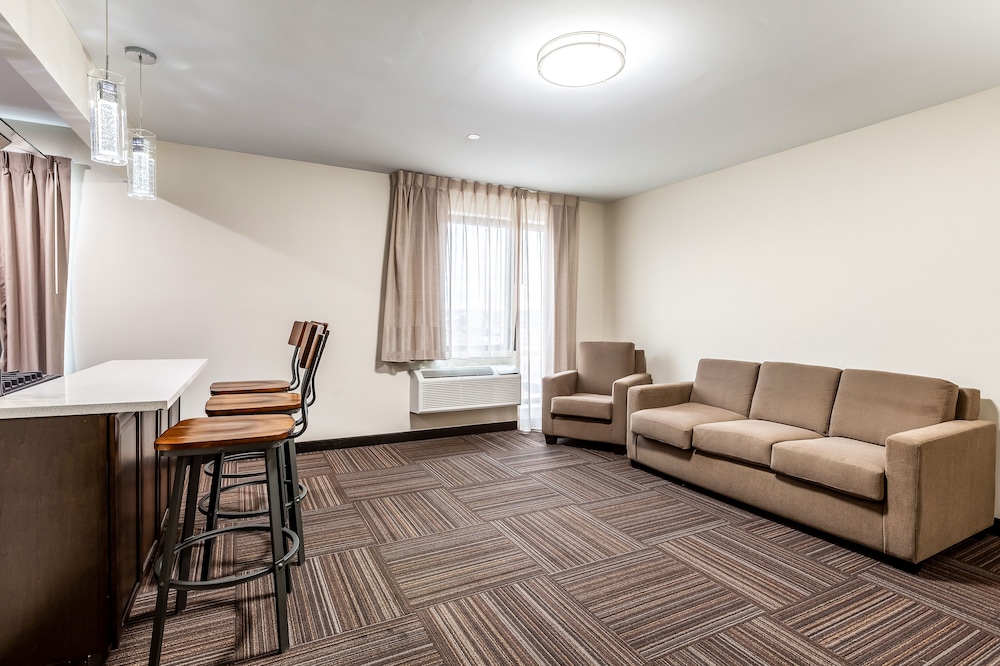 Van Wyck Hotel & Suites Near JFK Airport - photo 40