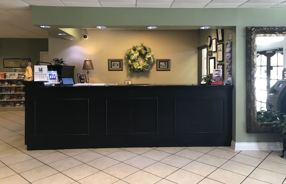 Carmel Inn & Suites - photo 4