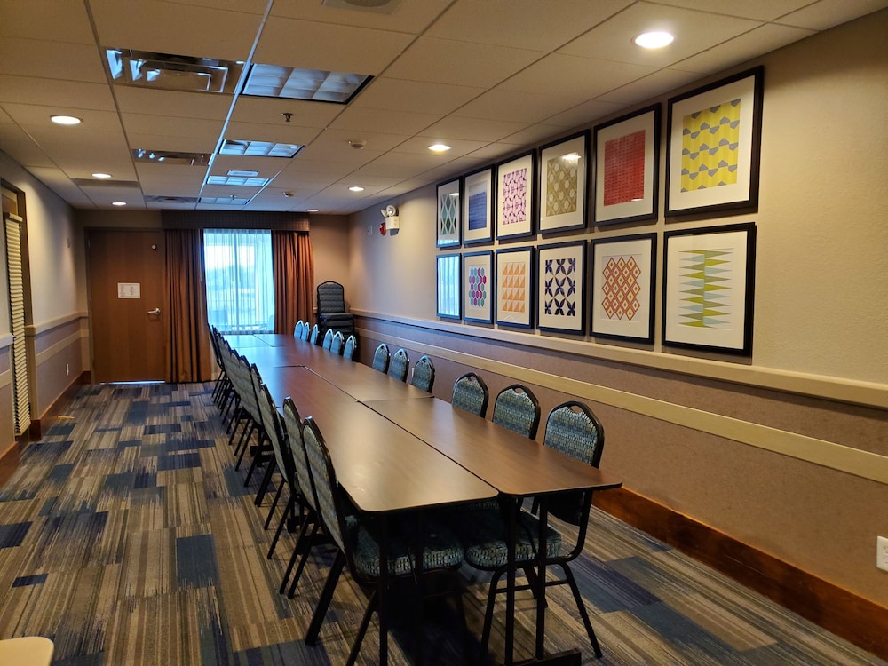 Holiday Inn Express Hotel and Suites Mankato East by IHG - photo 79
