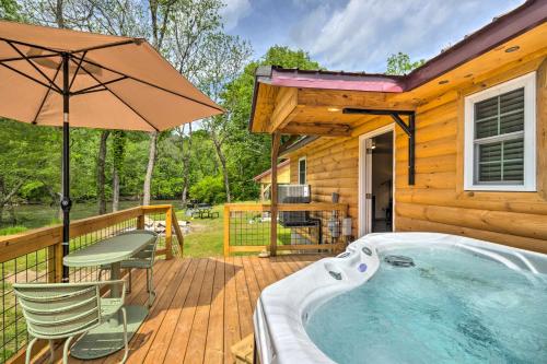 Private Hot Tub Tuckasegee River Couples Escape in Bryson City, United States