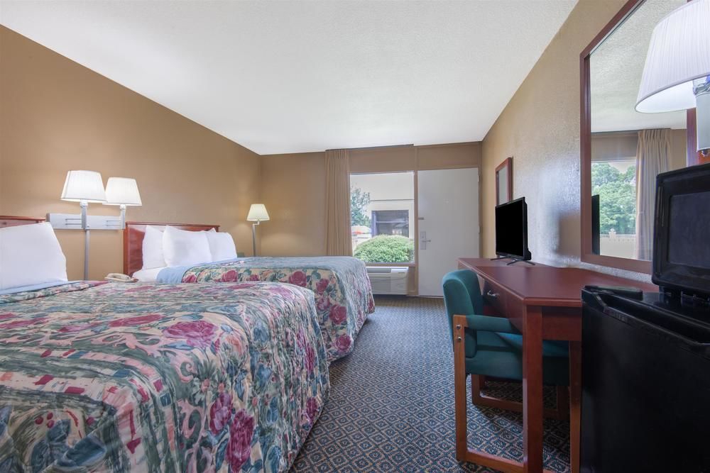 Hampton Inn by Hilton Clanton - photo 7