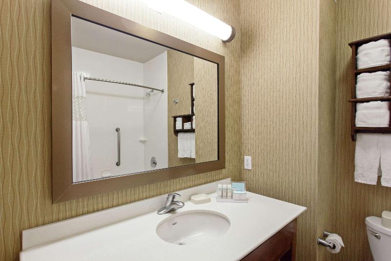 Hampton Inn Seattle Everett - photo 82