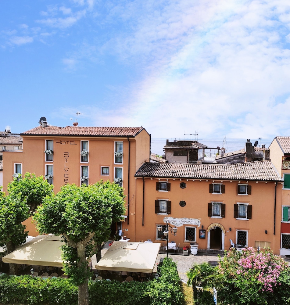 Hotel Dependance Silvestro in Garda, Italy