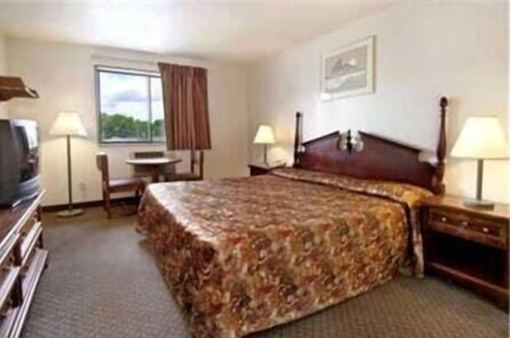 Americas Express Inn - photo 6