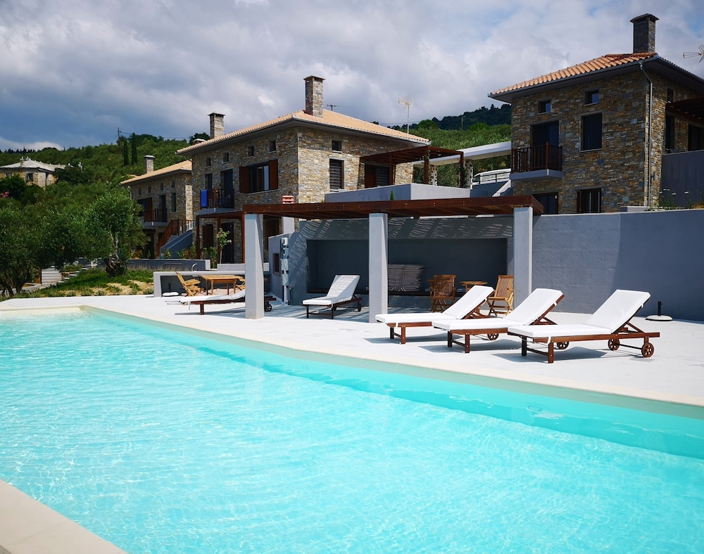 Gems of Pinakates in Kamena Vourla, Greece