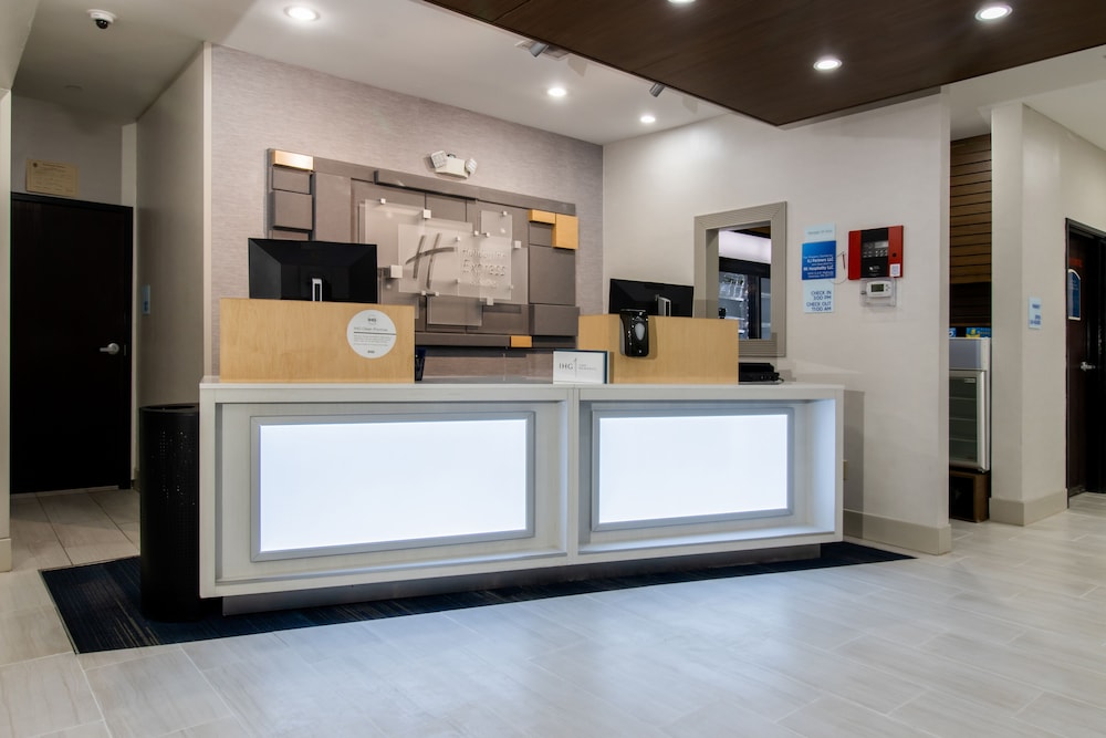 Holiday Inn Express Hotel & Suites Swansea by IHG - photo 3
