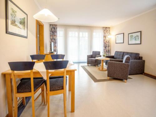 Dünenpark Binz Klassik Ferienwohnung mit 1 Schlafzimmer und Terrasse im Erdgeschoss 140 — 4-Star Luxury Hotel in Ostseebad Binz, Germany
