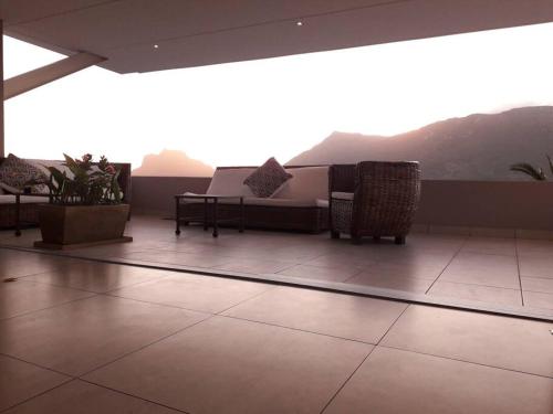 Luxury 12 bed villa amazing views solar power