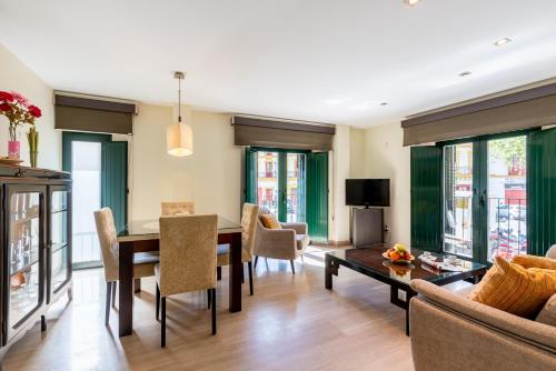 PyL Apartamento Centro junto Catedral — 4-Star Luxury Hotel in Sevilla, Spain