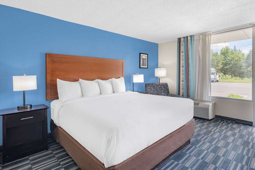 Days Inn and Suites by Wyndham Oxford - photo 27