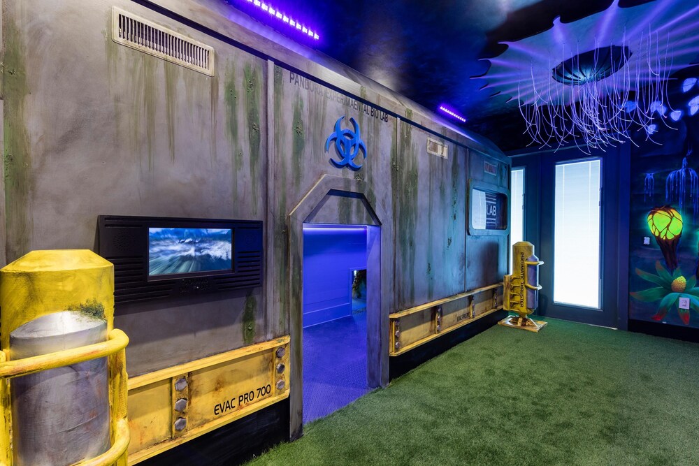 W261: 10 Bed Rapunzel Jurassic Park Avatar Sports Arcade - photo 3