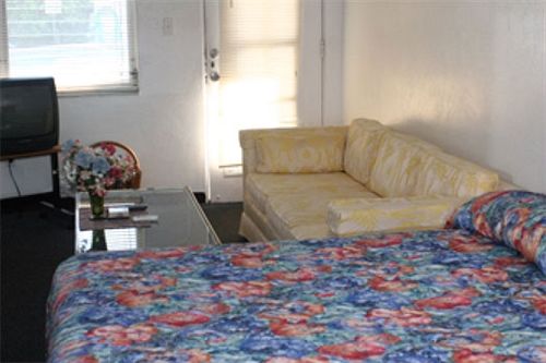 Traveler Motel - photo 16