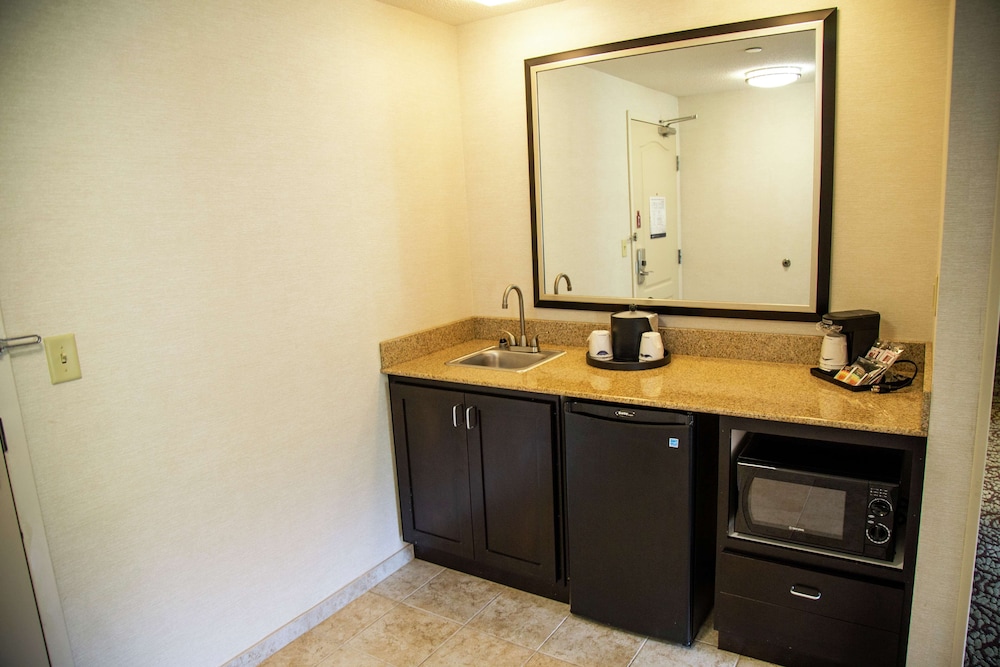 Hampton Inn & Suites Sharon - photo 36
