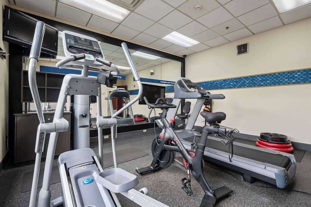 Hampton Inn Ridgefield Park - photo 45