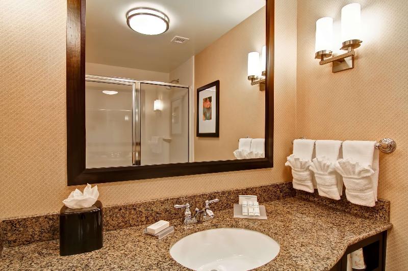 Hilton Garden Inn Woodbridge - photo 43