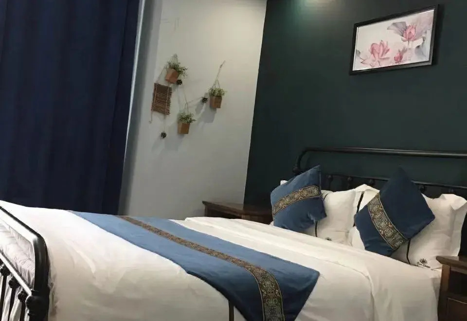 Sunshine theme hotel all the way in Altay, People's Republic of China