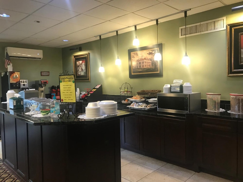 Carmel Inn & Suites - photo 31